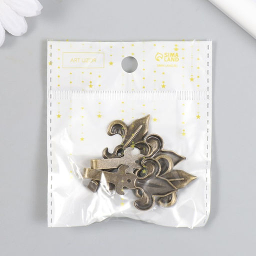 Цена за 8 шт. Крючок металл «Геральдическая лилия», бронза, 4.6×2.5×1 см