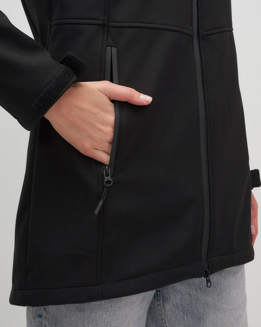 Парка спортивная женская с капюшоном softshell черного цвета 9568Ch