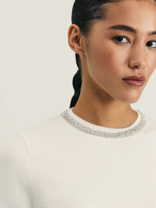 Джемпер со стразами на воротнике  Zarina