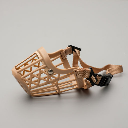 Намордник пластиковый № 3, ОМ 24 см, ДН 8 см, ОШ 39-52 см, вес питомца 10 кг - Пижон фото 3