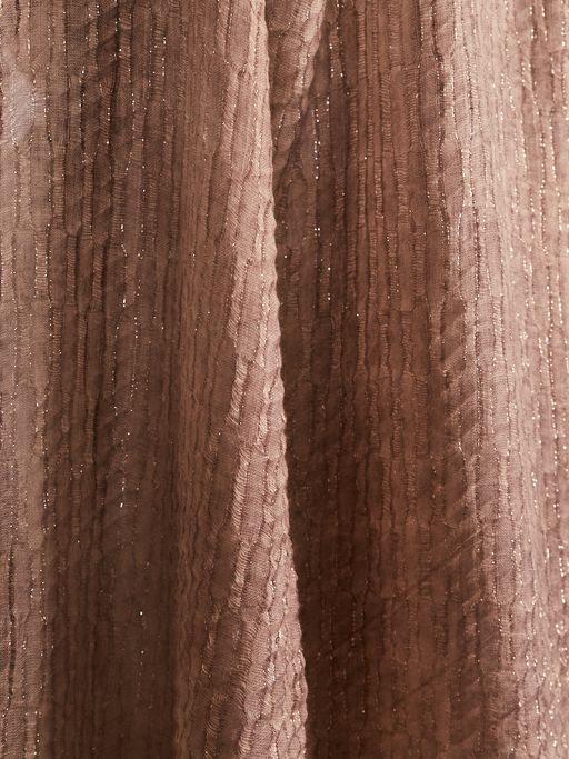 Большой,красивый палантин, выполненный из гофрированной ткани и украшенный тонкими нитями люрекса - Tantino фото 3