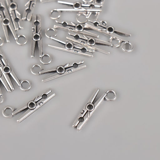 Цена за 20 шт. Металлический элемент, декоративная подвеска «Арт Узор. Прищепка», серебро, 1.9×0.7 см