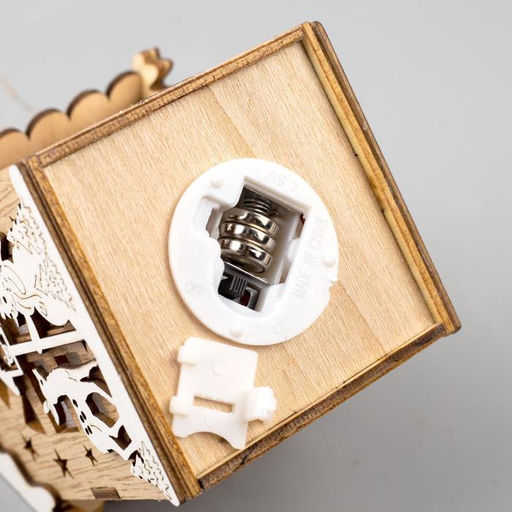 Ёлочная игрушка Домик с оленем и снеговиком, 11х8х7 см, от батареек, свечение тёплое белое - Luazon lighting фото 4