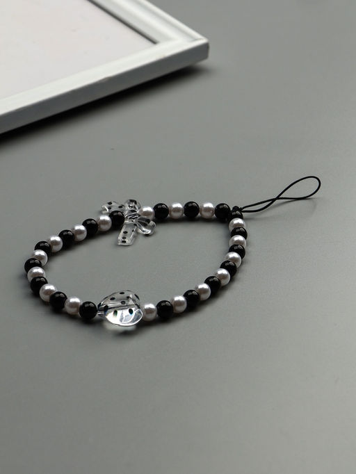 Брелок на карабине "Бант и сердце" черно-белый 14,5 см