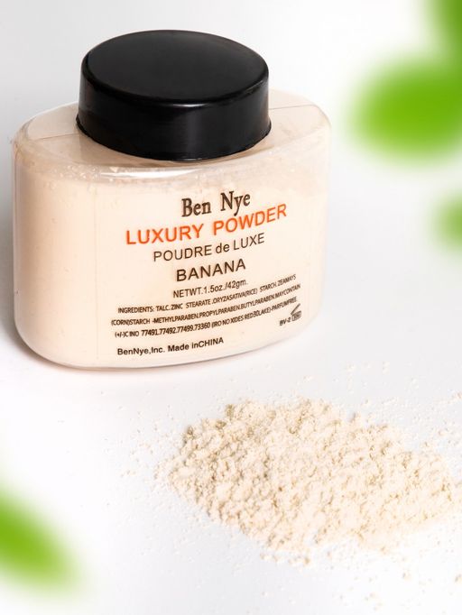 Ben Nye Рассыпчатая пудра банановая для лица Luxuary Powder, 02