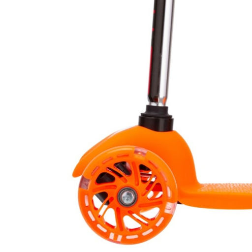 Самокат трехколесный