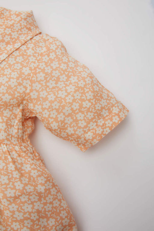 Мятое вискозное платье с короткими рукавами и цветочным принтом для маленьких девочек - Defacto фото 3