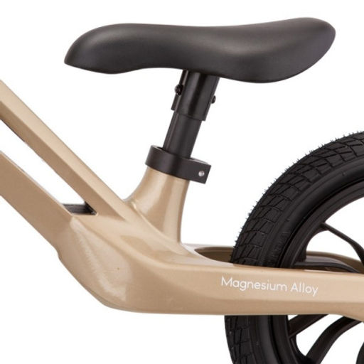 Беговел "Qplay" надувные колеса диаметром 12 дюймов