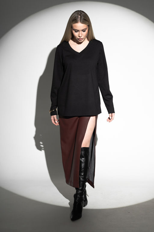 Лонгслив с V- образным вырезом