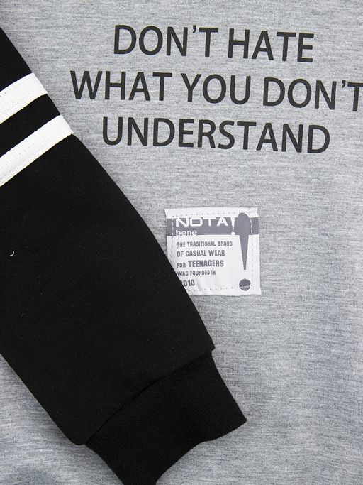 Костюм спортивный