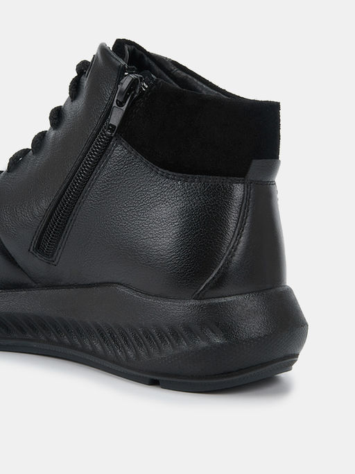 Кроссовки женские SHARM