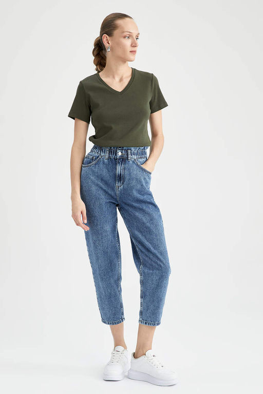 Базовая футболка из 100 % хлопка с короткими рукавами и v-образным вырезом приталенного кроя - Defacto фото 2