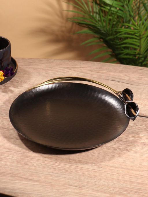 Блюдо сервировочное круглое Черные каллы черное с золотом. нержавеющая сталь 26х27х5 см - Simaland фото 3