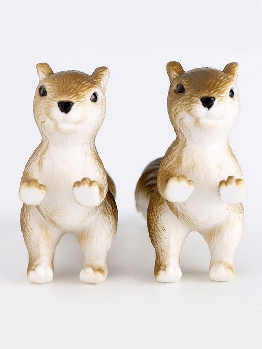 Миниатюра кукольная «Милая белочка», набор 2 шт., размер 1 шт. — 1,5 × 6 × 3,5 см