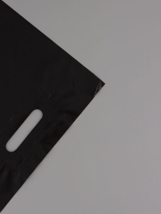 Цена за 50 шт. Пакет полиэтиленовый с вырубной ручкой, Чёрный 30×40 см, 60 мкм