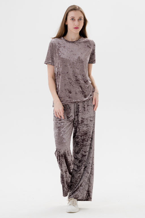 Костюм женский из футболки и брюк из велюра Леопард пурпурно-серый