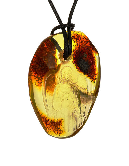 Кулон из натурального балтийского янтаря с резьбой Ангел-Хранитель