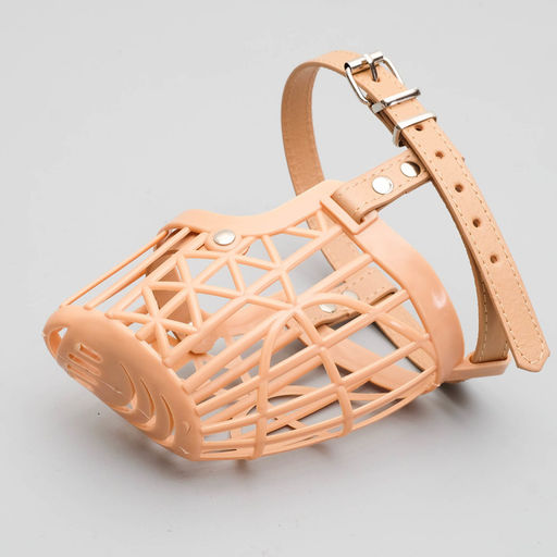 Намордник пластиковый №4 с ошейником из эко кожи ОМ 26 см ДН 9 см ОШ 43-57 см - Пижон фото 2