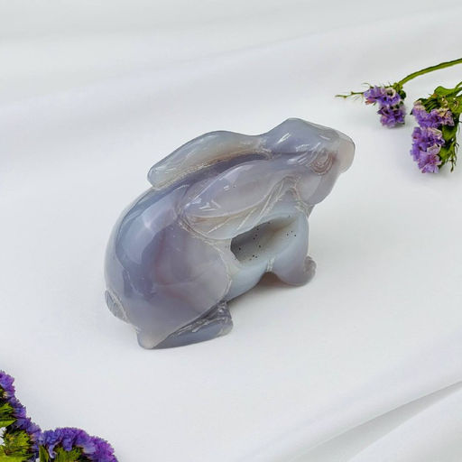 Кролик резной из Агата с жеодой