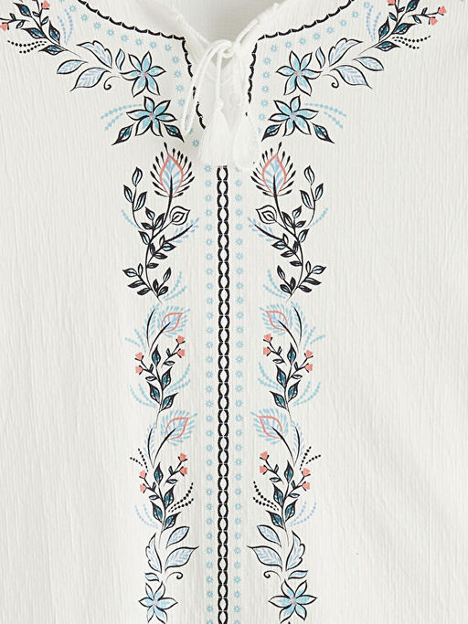 Ba?lamal? Yaka ?i?ekli Bluz