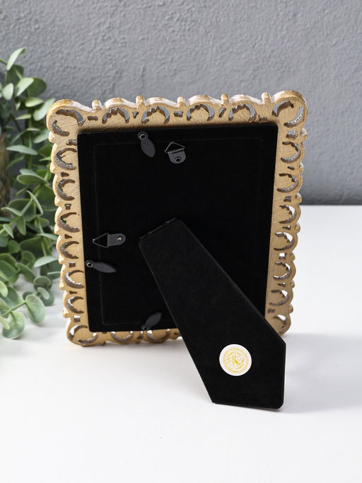 Фоторамка полистоун 10х15 см "Тюльпаны и жгуты" белая с золотом 15,5х1,5х20,5 см