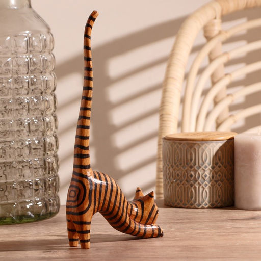 Сувенир «Кошка полосатая под кольца», 12×4×25 см, дерево