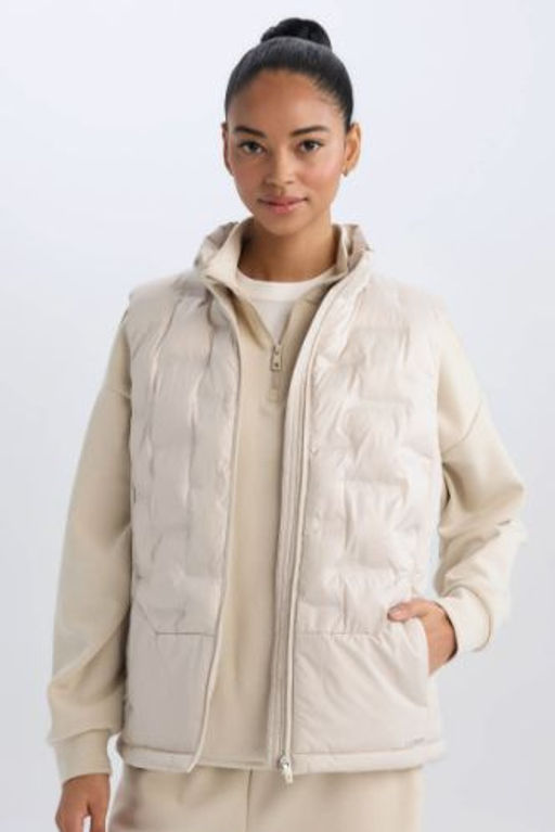 DeFactoFit Su Itici Dik Yaka Fermuarl? Kapitoneli Sporcu Sisme Yelek