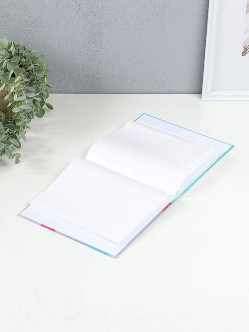 Фотоальбом на 100 фото 13×18 см «Сердца на веревочках», в коробке, 5×18×20.5 см