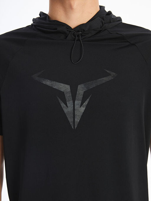 Kap??onlu K?sa Kollu Bask?l? Erkek Ti??rt