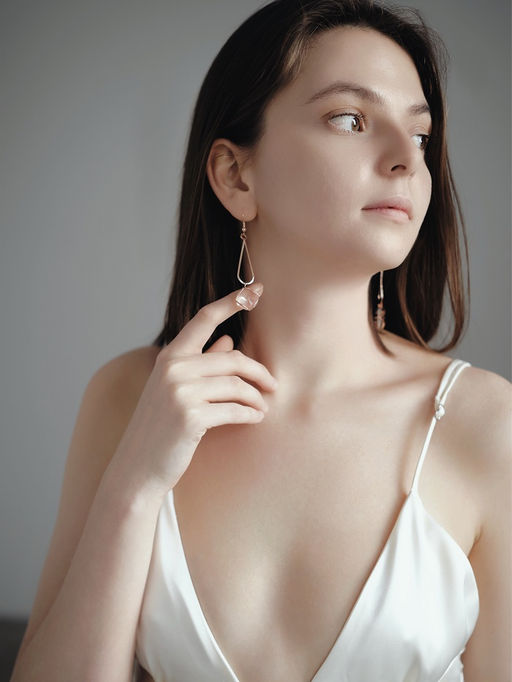 Серьги висячие со стразами Капля с ромбом, цвет белый в розовом золоте, 7.2 см