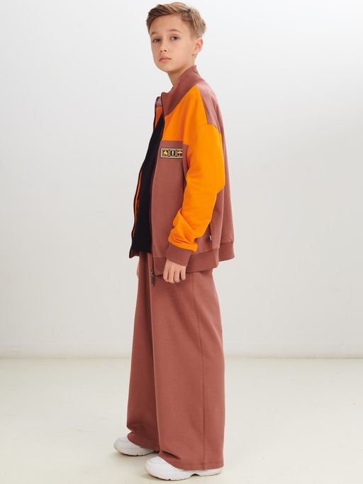 Костюм спортивный