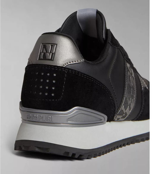 Кроссовки женские