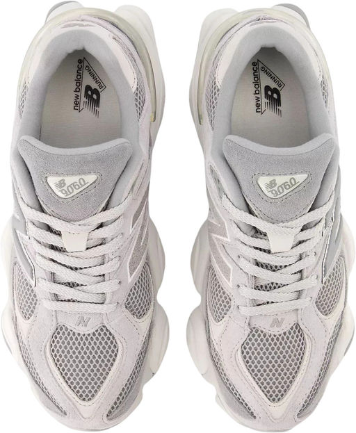 Кроссовки взрослые