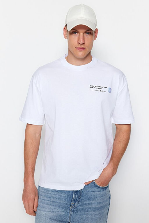 Beyaz Oversize/Geni_ Kesim Bask_l_ %100 Pamuklu T-Shirt TMNSS23TS00238 - Trendyolmilla фото 2