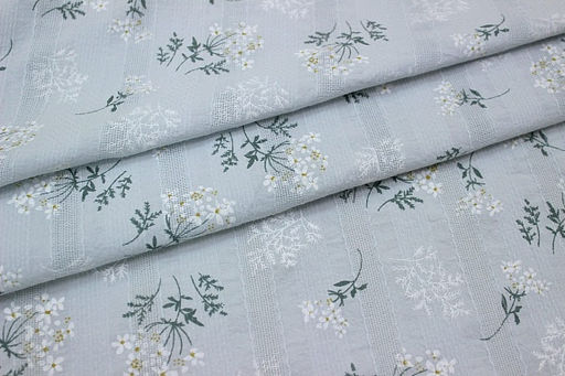 Фактурный хлопок с мережкой-полосой Веточки ромашки на бледно серо-голубой дымке, ш.1.45м, хл-100% - Купава фото 5