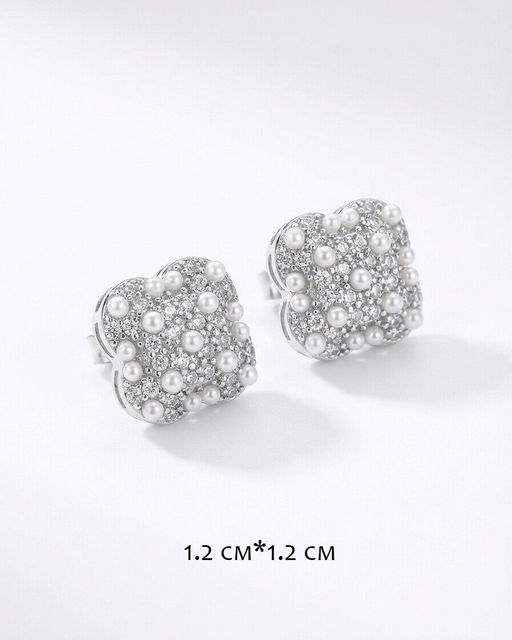 Стильные серьги