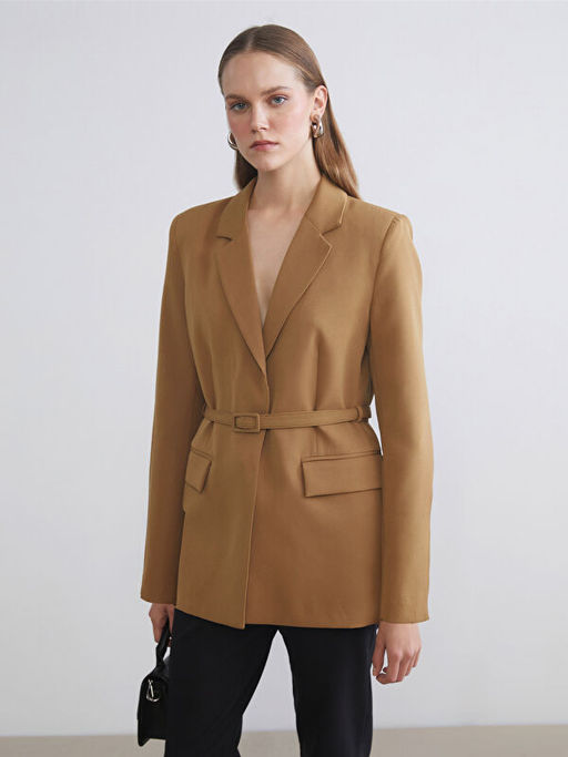 Beli Kemerli Kad?n Blazer Ceket