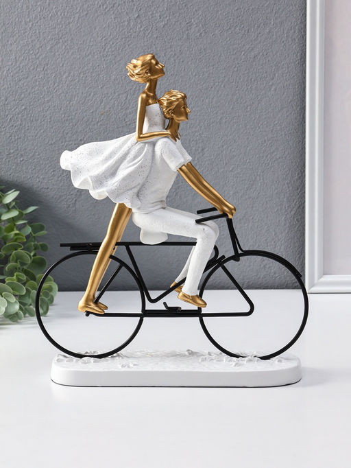 Сувенир полистоун "Парочка на велосипеде" бело-золотой 8,5х23х29 см