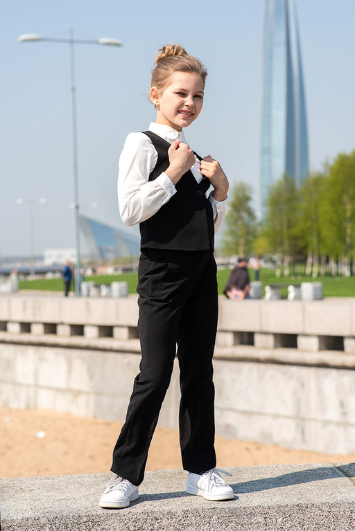 Черный школьный жилет для девочки Mooriposh, модель 1101/3  фото 3