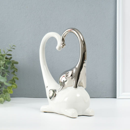 Фигурка керамика Слон со слонёнком. Сердце, белый с серебром, 7.3?17.5?22 см