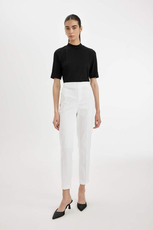 Футболка с короткими рукавами и полуводолазкой стандартного кроя в рубчик на бретельках - Defacto фото 2