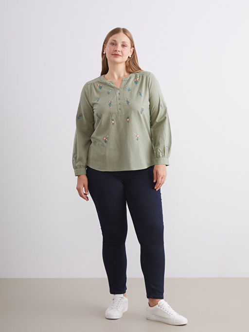 Ka??k Yaka ?i?ek Nak??l? Bluz