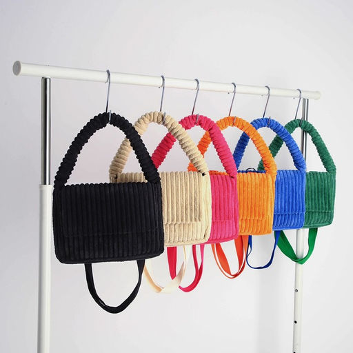 Сумка молодёжная на магните, 25.5×4.5×18.5 см, чёрная