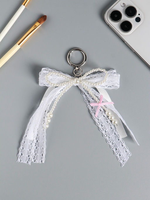 Брелок для ключей на карабине «Жемчужный бант с кружевной тесьмой», бусины d=0.4 и 0.8 см, на сумку, рюкзак, 16×9.5×1 см