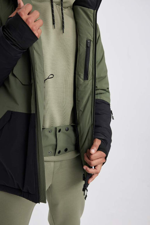Водоотталкивающее водонепроницаемое пальто стандартной посадки с капюшоном DeFactoFit  фото 8