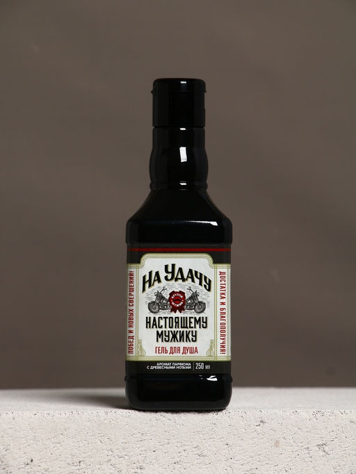 Подарочный набор «На удачу», гель для душа во флаконе виски, чёрный и мочалка лента, Чистое счастье