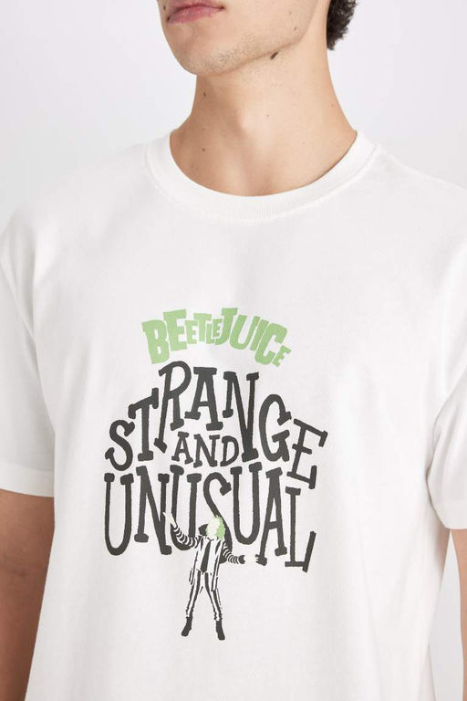 Beetlejuice (1988) Мужская хлопковая футболка с короткими рукавами стандартного кроя цвета экрю с круглым вырезом и принтом - Defacto фото 4