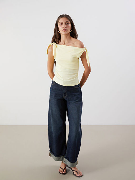 D?k?ml? Yaka B?zg?l? Bluz