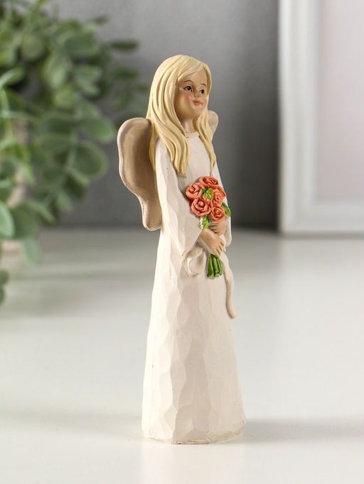 Фигурка полистоун Ангел-девушка в белом платье с цветами, сердцем, 15.5?7?4.5 см, МИКС