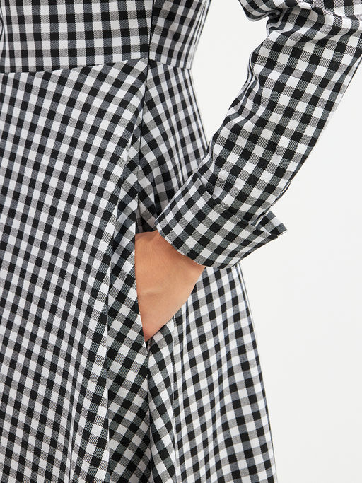 Платье с кружевным воротником потайная планка